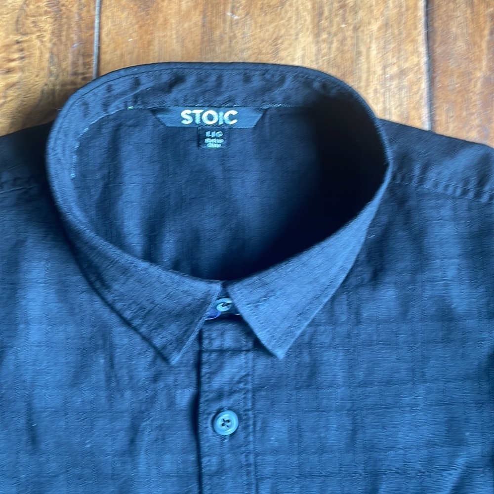 Short sleeve button down - Picture 2 of 3